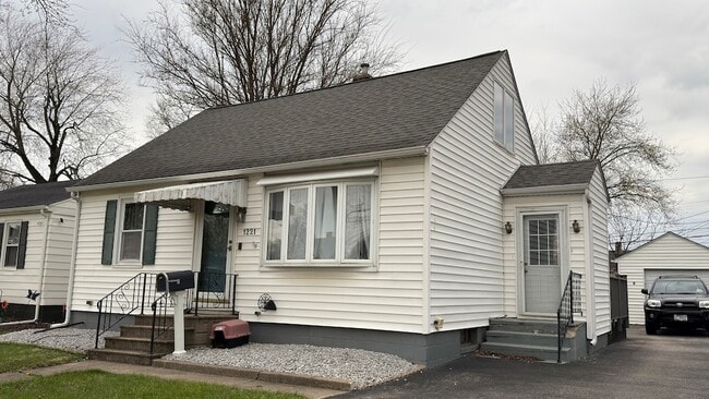 Foto del edificio - 1221 Agnes Ave