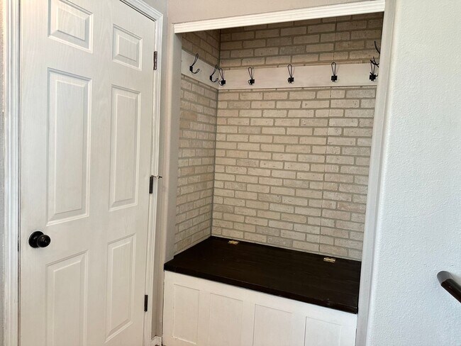 Foto del edificio - 5 Bedroom 2 Bath South Fargo