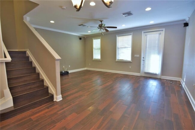 Foto del edificio - 3756 82nd Ave Cir E