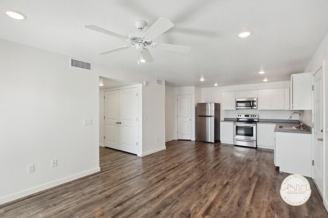 Building Photo - Village On Greenway