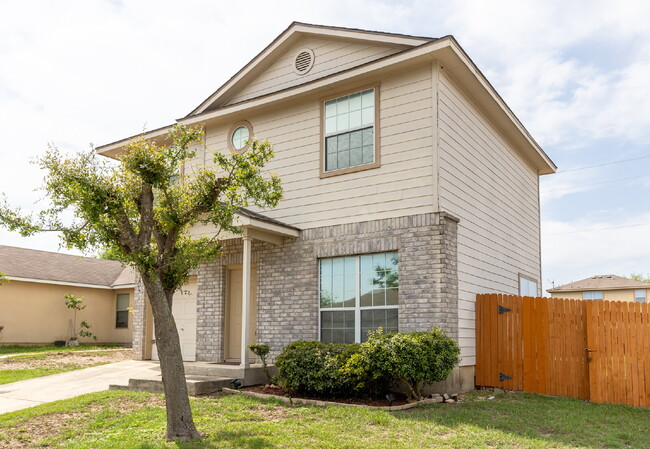 Building Photo - 6403 Heathers Run