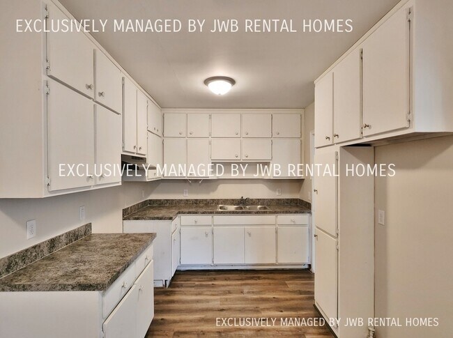 Foto del edificio - 2021 Prospect St W