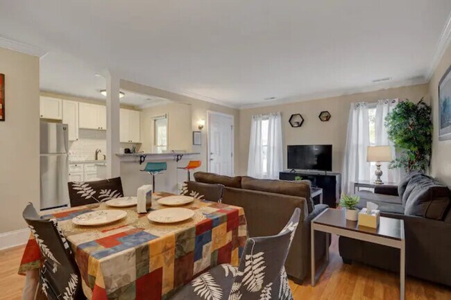 Foto del edificio - 2201 1/2 Summit Street-SI ID1388443P