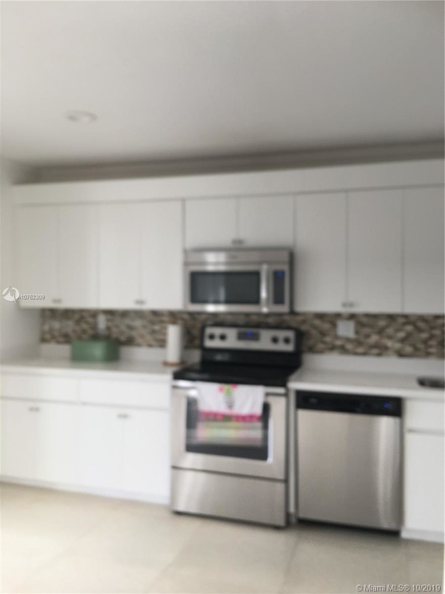 Building Photo - 561  Racquet Club Rd  22 Weston Fl 33326