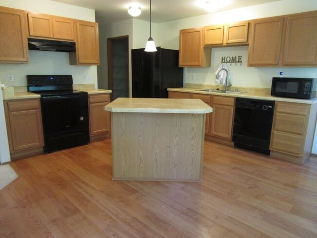 Building Photo - 5157 Monarch Blvd