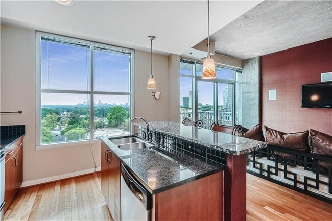 Building Photo - 250 Pharr Rd NE