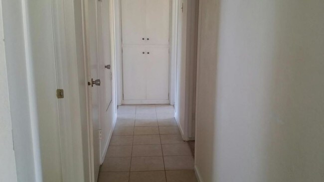 Foto del edificio - 448 W Burlwood  Ln