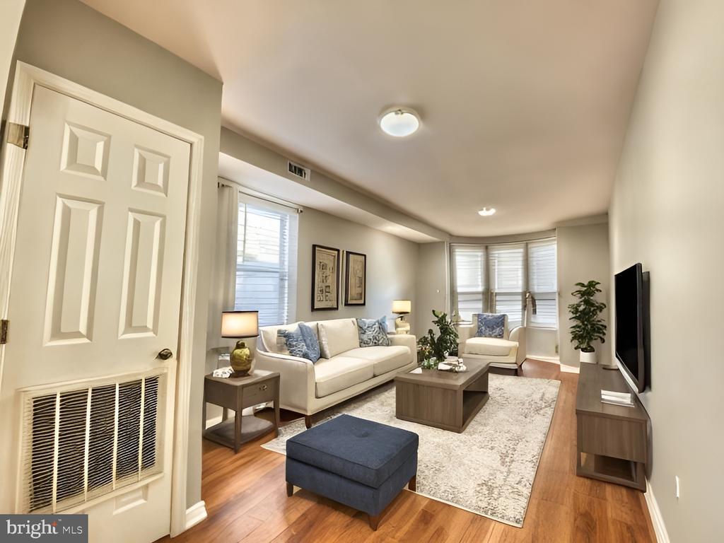 Primary Photo - 1504 Willington St