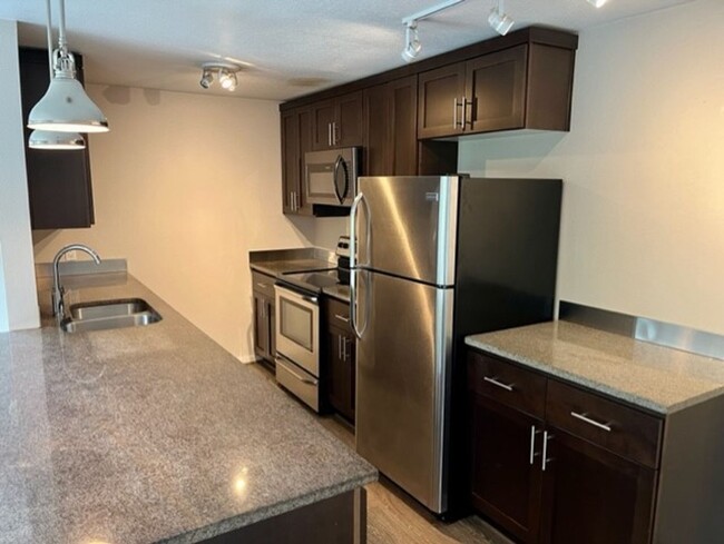 Building Photo - Aprea View Condominiums ~ Capitol Hill
