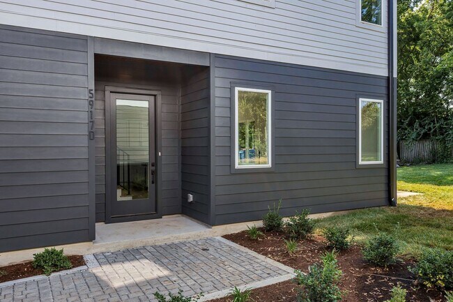 Foto del edificio - 5917 Robertson Ave