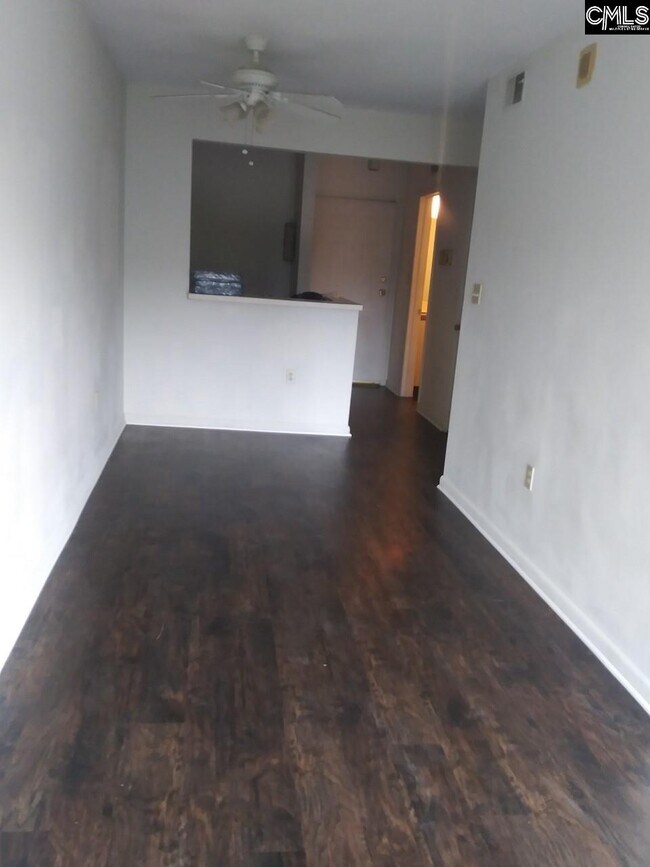 Building Photo - 1600 Park Cir