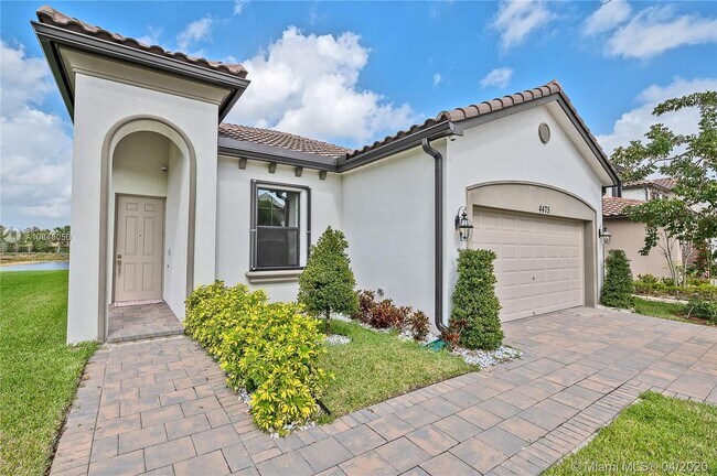 Building Photo - 4475 Buena Tara Dr