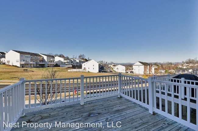 Foto del edificio - 4 br, 3.5 bath House - 2155 Saranac Court