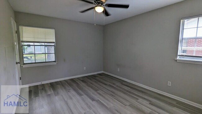 Building Photo - 613 Franklin St