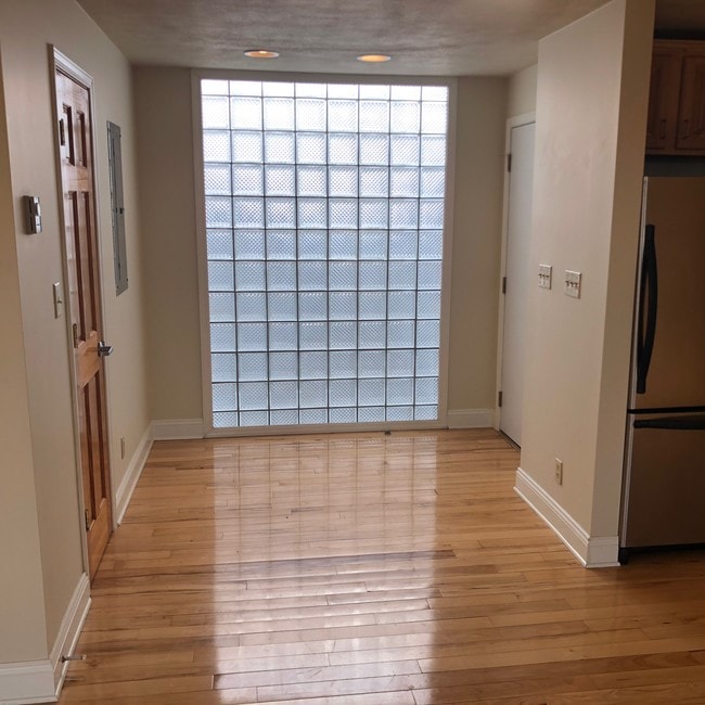 entrance - 124 Water St