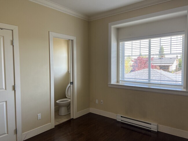 Building Photo - 7218 11th Ave