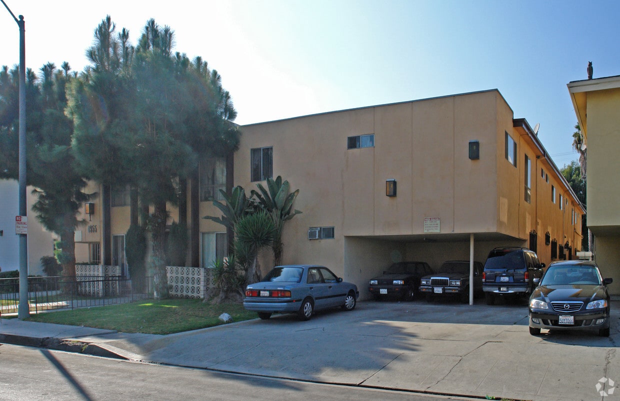 Building Photo - 1955 S Garth Ave