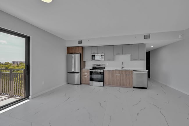 Foto del edificio - 840 NE 130th St