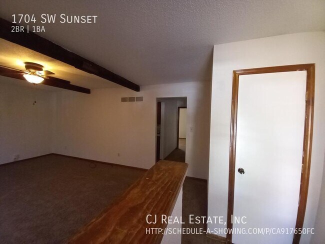 Foto del edificio - 1704 SW Sunset-