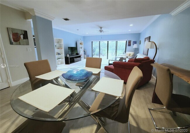 Building Photo - 6140 SW 90th Ct