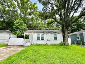 Building Photo - 2748 Gilmore St