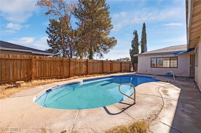 Building Photo - 203 Cimarron Ct