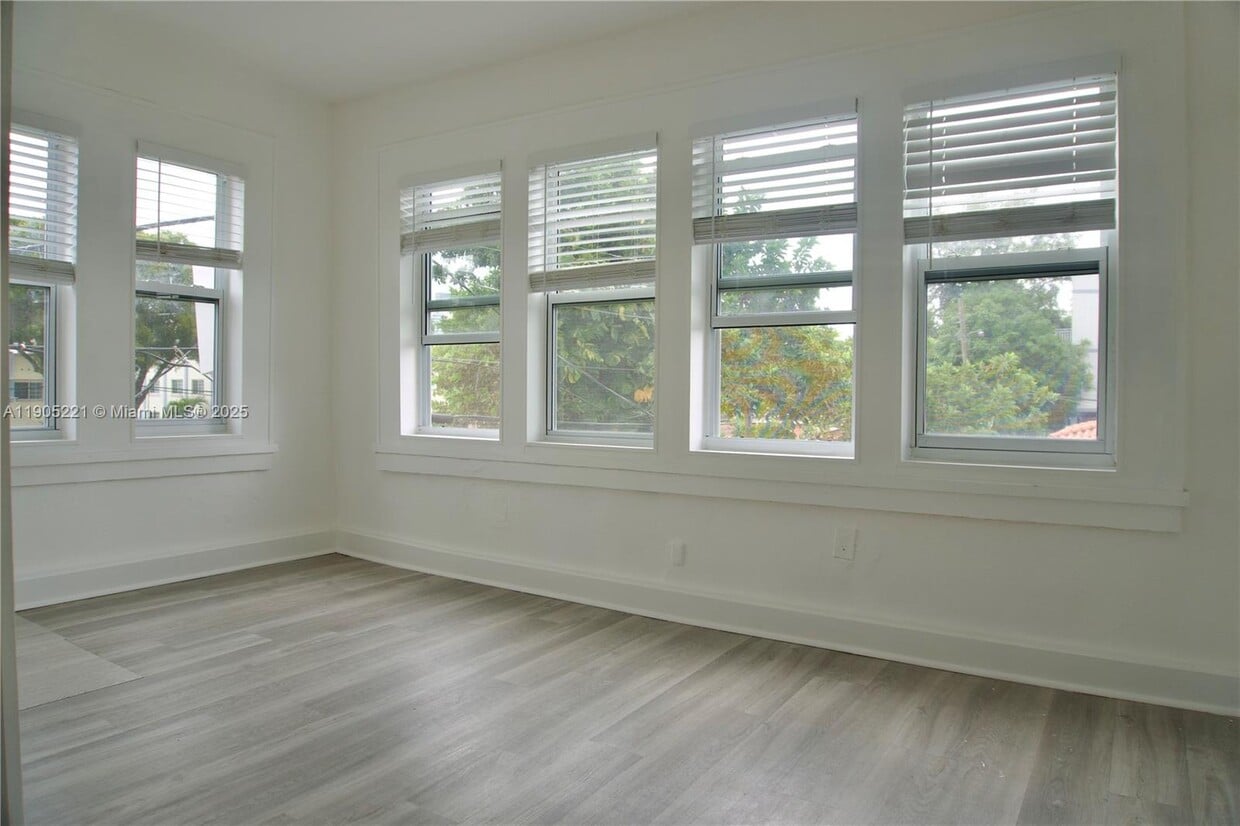 Foto principal - 501 SW 6th Ct