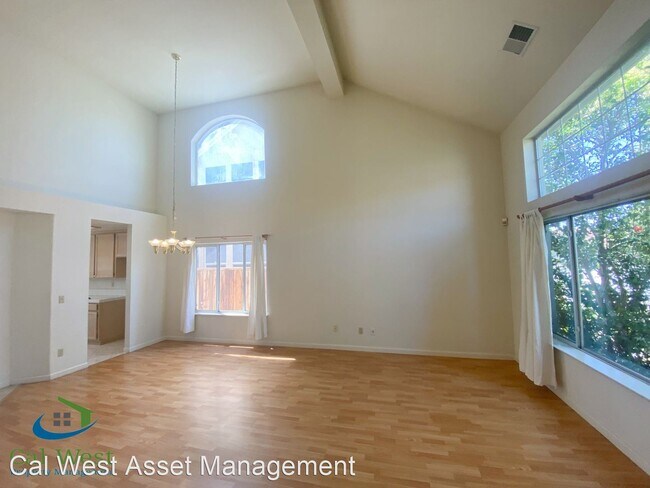 Building Photo - 4 br, 3 bath House - 932 La Palma Pl.