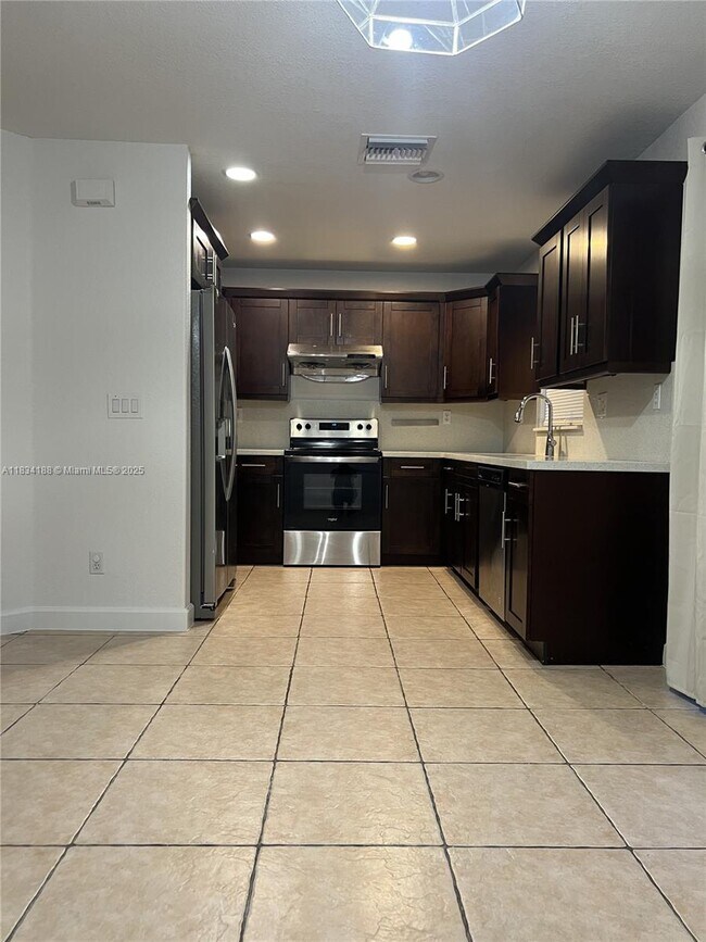 Foto del edificio - 13468 SW 23rd St