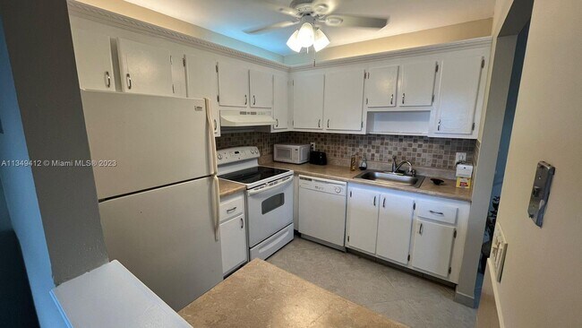Building Photo - 174 Brittany Terrace