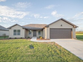 Building Photo - 17846 Sallows Dr