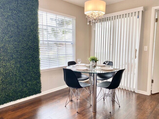 Foto del edificio - Westwood Boulevard, Orlando, FL 32821 - 2 ...