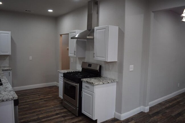 Foto del edificio - 2601 N Thorne Ave