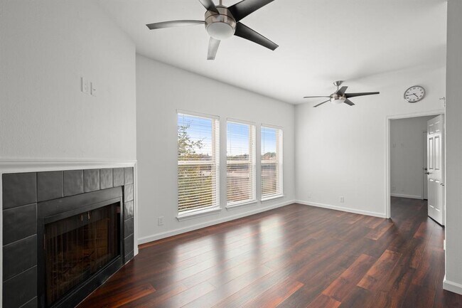 Building Photo - 2414 Longview St