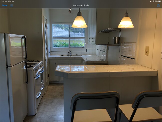 Cocina y bar - 3349 Primera Ave
