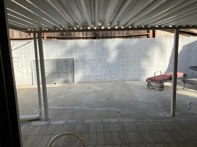 Building Photo - 1040 La Gonda Wy