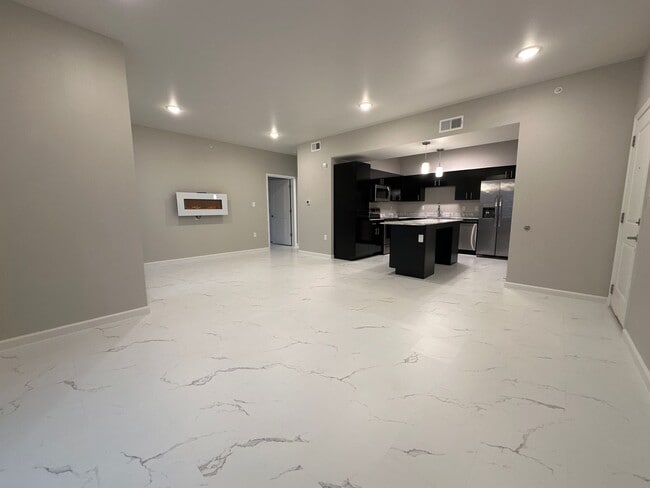 Interior Photo - Hampton Astoria