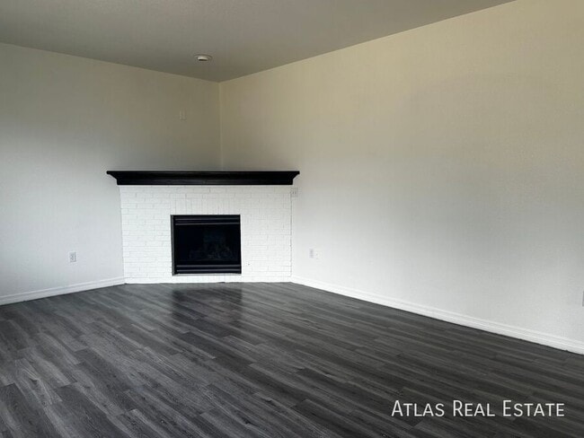 Building Photo - 10789 Vista Rd