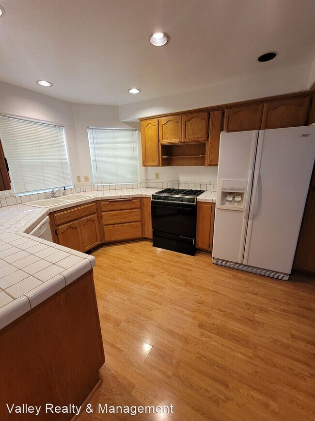 Foto del edificio - 2 br, 3 bath House - 612 Stafford Way