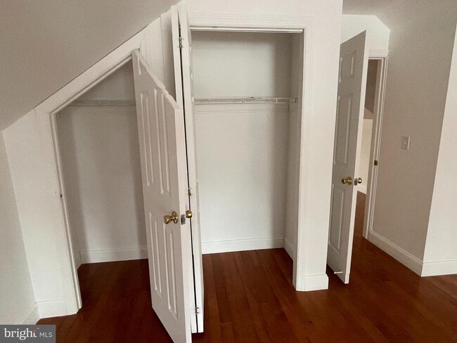 Foto del edificio - 106 W Camden Ave