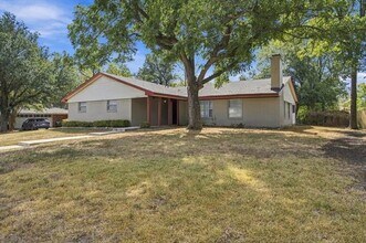 Building Photo - 1105 Northwood Dr