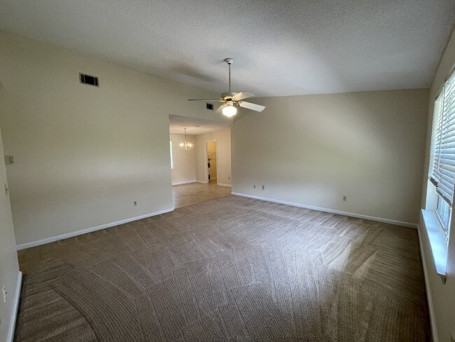 Foto del edificio - House for Rent