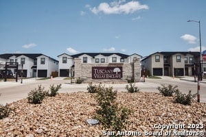 Building Photo - 8438 V. Verona