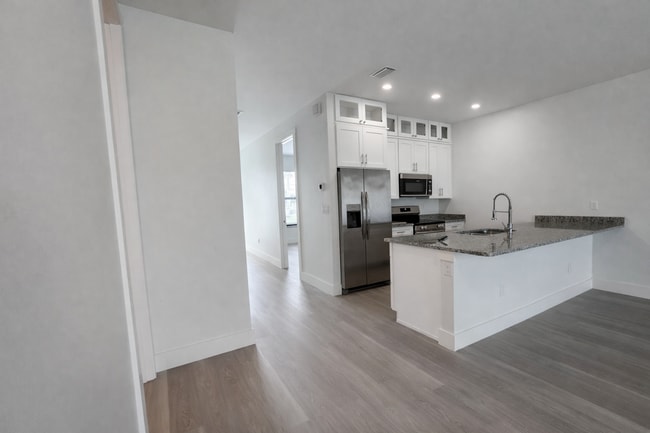 Building Photo - Brand New Duplex