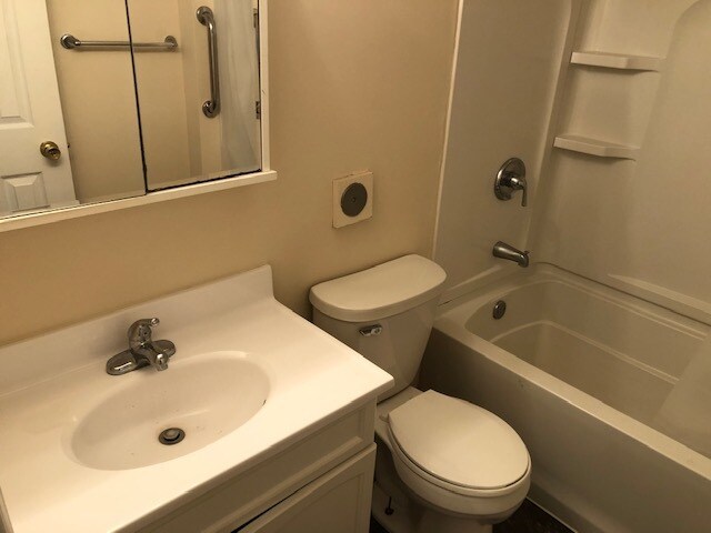 Bathroom - 2612 Wayne St