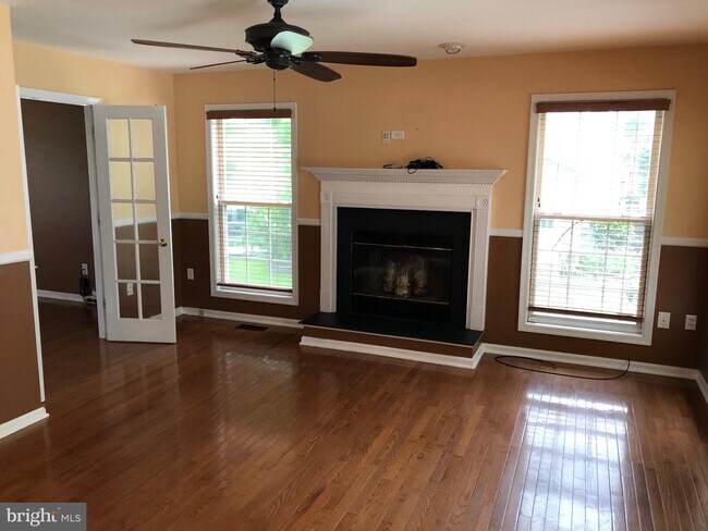 Foto del edificio - 6 Meade Ct