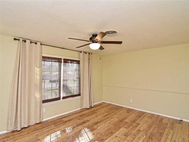 Foto del edificio - 5300 Middale Ln