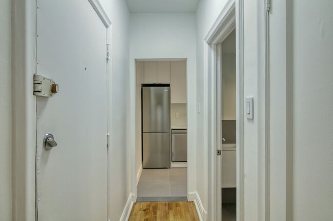 Photo du bâtiment - 2060 Rue du Fort