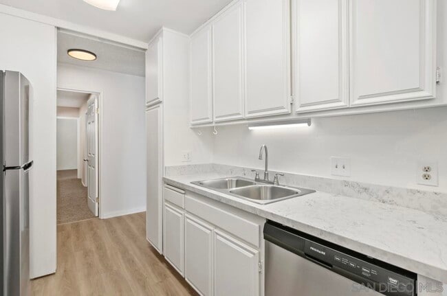 Building Photo - 1235 Parker Pl
