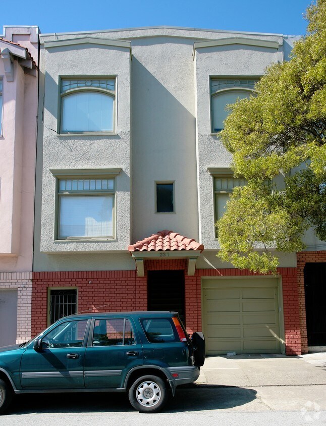 Building Photo - 231-235 25th Ave